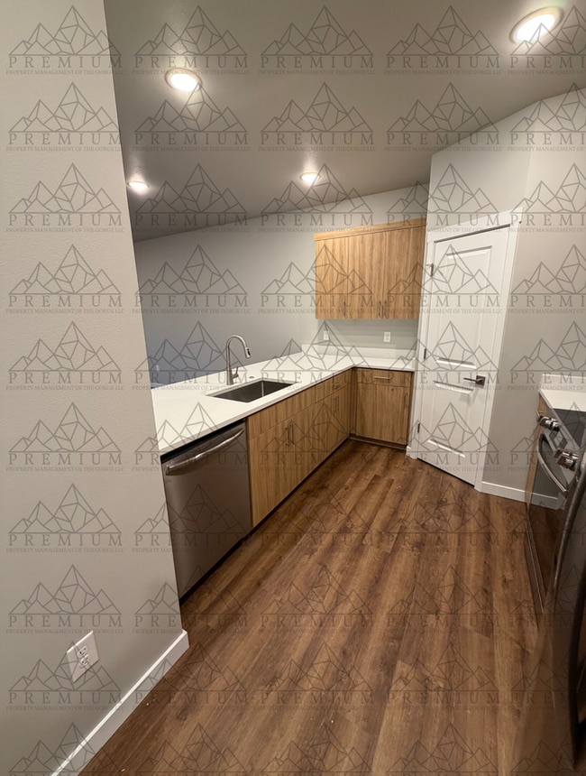 Building Photo - 1st MONTH FREE - 3 BED 2.5 BATH NEW BUILD!