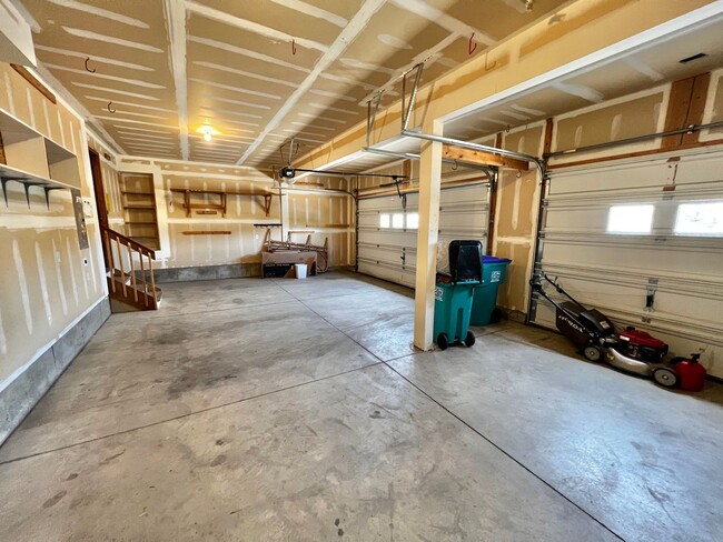Building Photo - 3 bed, 3 bath Home in Poudre Overlook Neig...