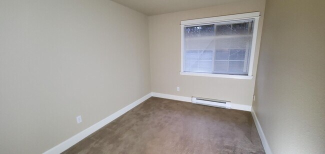Building Photo - Spacious 2 Bed 1.5 Bath In Old Town Issaquah!