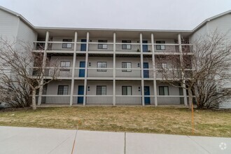 Building Photo - Great Location, Great Size, Great TC