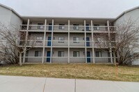 Building Photo - Great Location, Great Size, Great TC