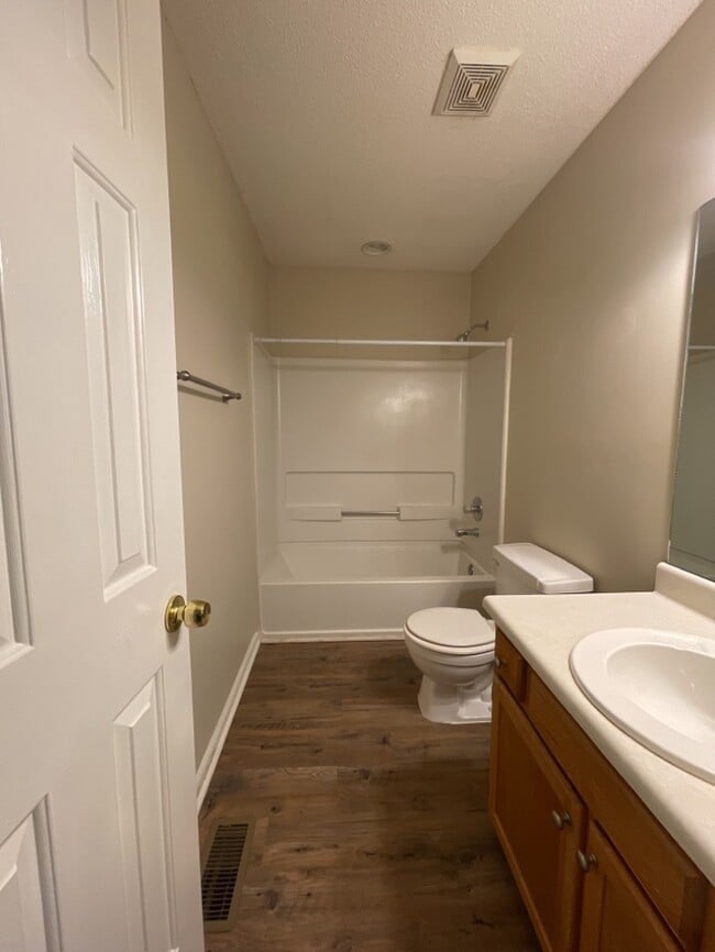 Building Photo - 2312 Faucette Ave