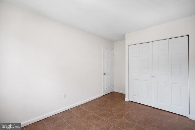 Building Photo - 2696 Seville Cir