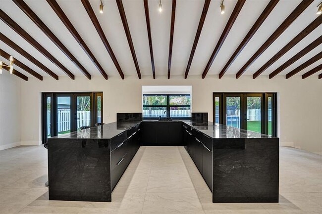 Building Photo - 3501 N Park Rd