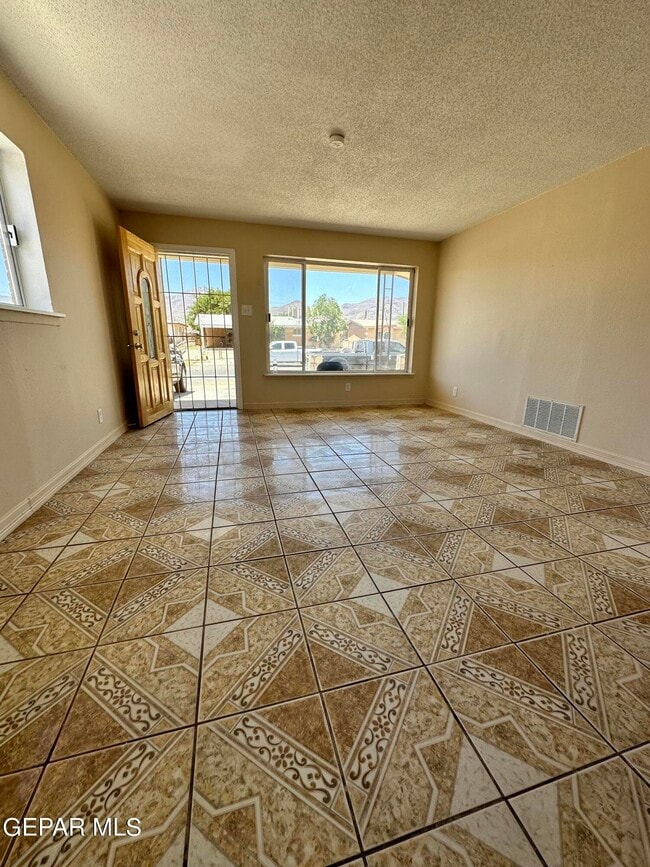 Building Photo - 9020 Mt Shasta Dr