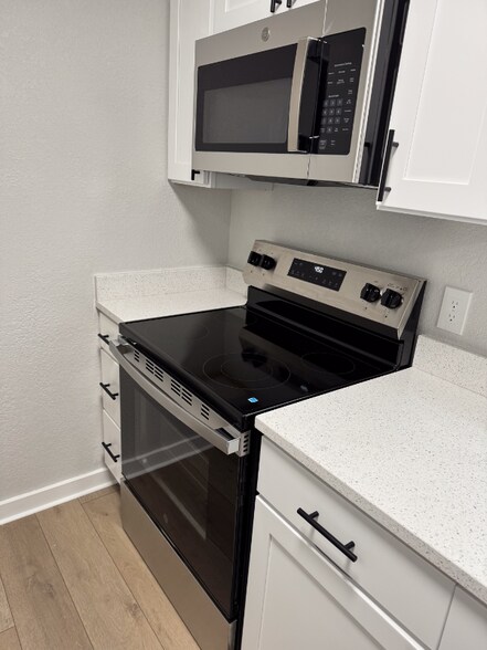 Building Photo - 5130 Dandy Ct
