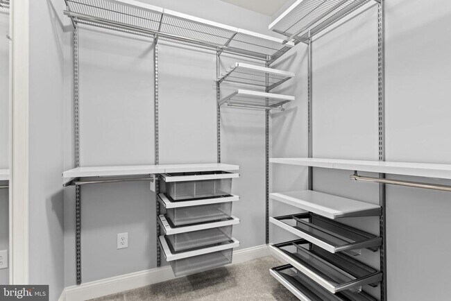 Building Photo - 7086 Executive Way