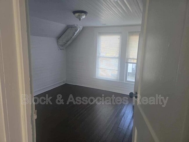 Building Photo - 222 Liberty Rd