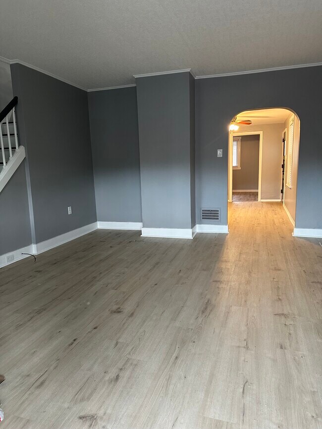 Building Photo - 203 Mansfield Ave