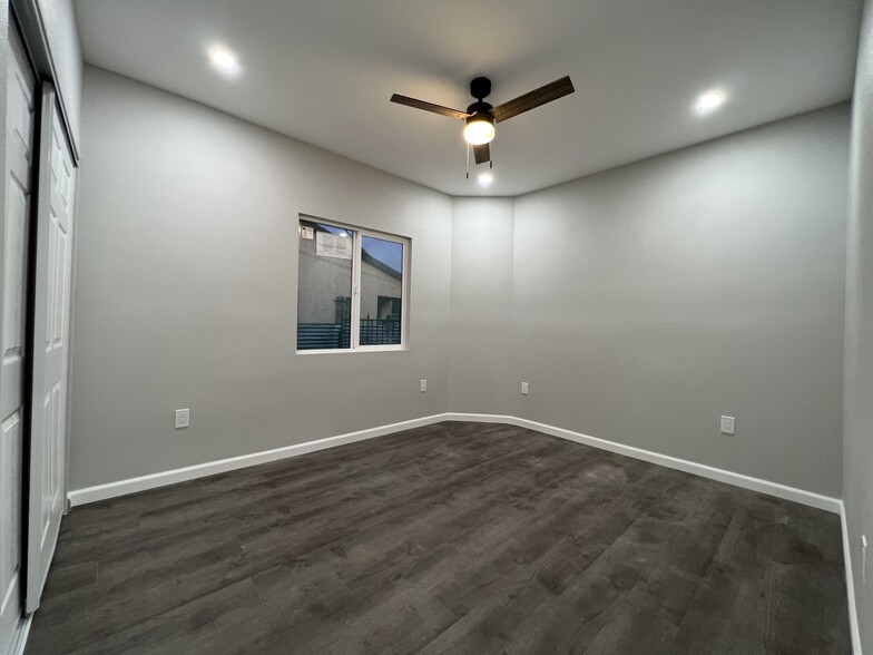 Building Photo - 1750 W 82nd St