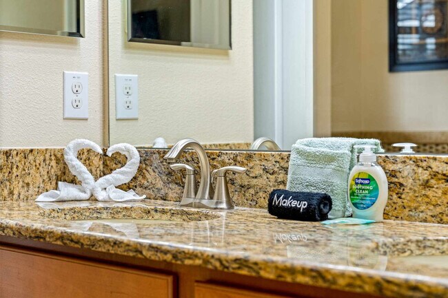 Building Photo - 1496 Moon Valley Dr