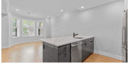Building Photo - 533 Newbury St