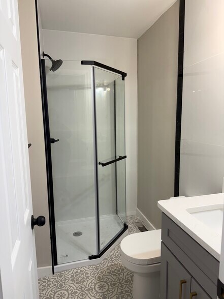 Building Photo - 3492 Woodburne Dr