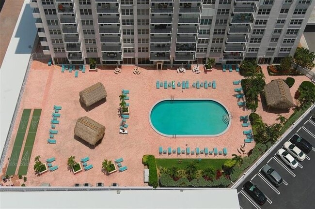 Building Photo - 405 N Ocean Blvd