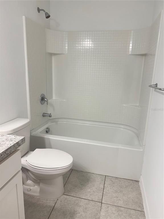 Building Photo - 233 Mandovi St