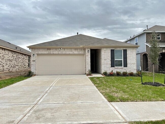 Primary Photo - 2107 Katalonia Ln