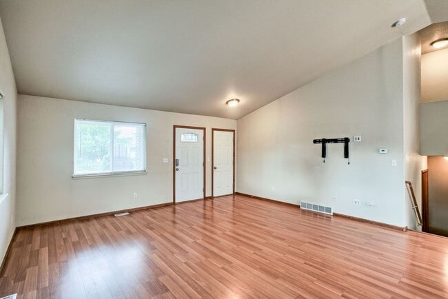 Building Photo - 3 Bedroom 2 Bath Ranch Style Home in Loveland