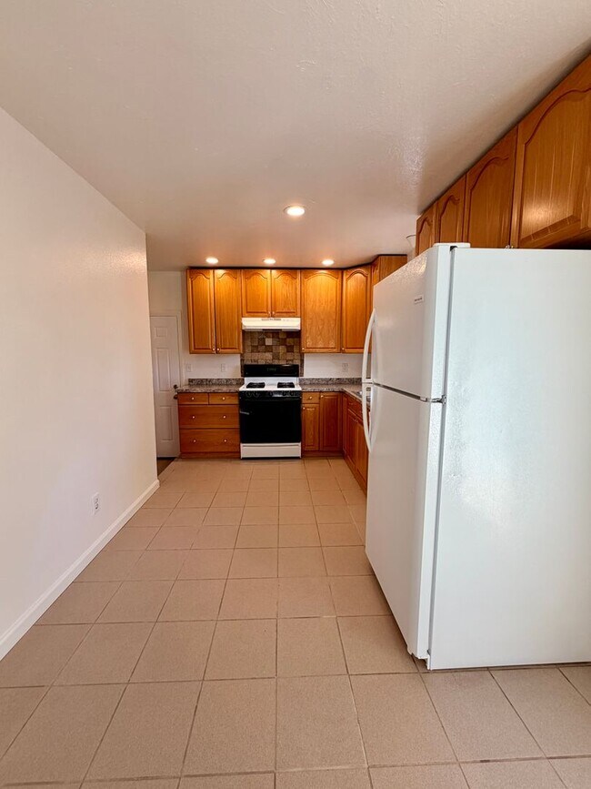 Building Photo - Lovely 5-bedroom, 2¾-bath home located in the heart of Old Town Firestone!