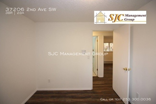 Building Photo - Three Bedroom Plus Finished Basement