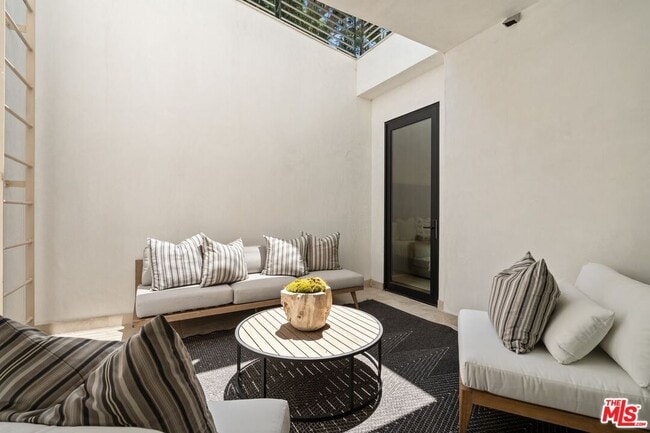 Building Photo - 1200 Angelo Dr