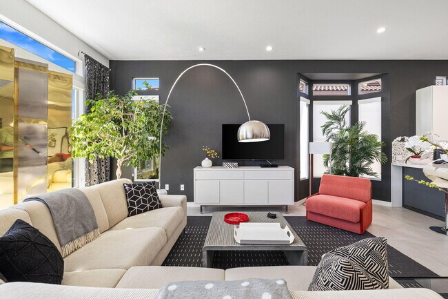 Building Photo - 44718 Alexandria Vale