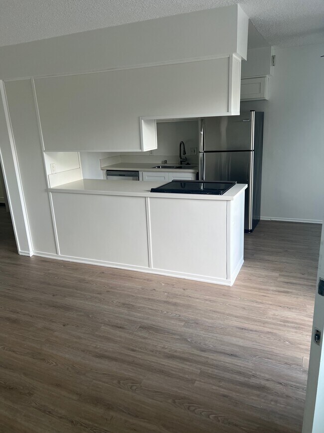 Building Photo - 3564 Del Amo Blvd