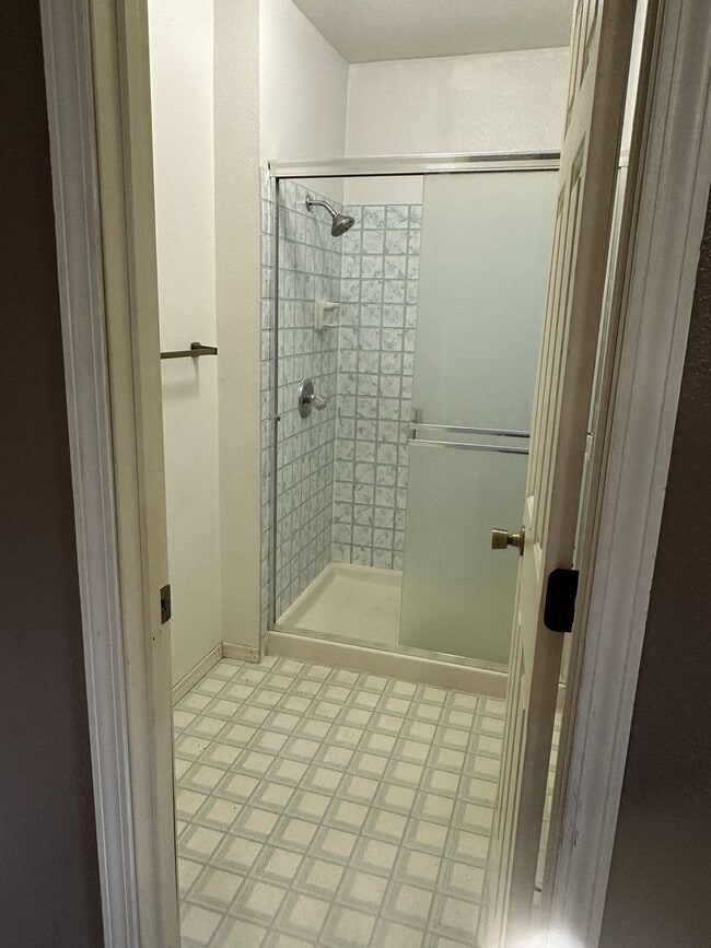 Building Photo - Kempton Hills 3 Bedroom/2.75 Bath Home with Sauna!