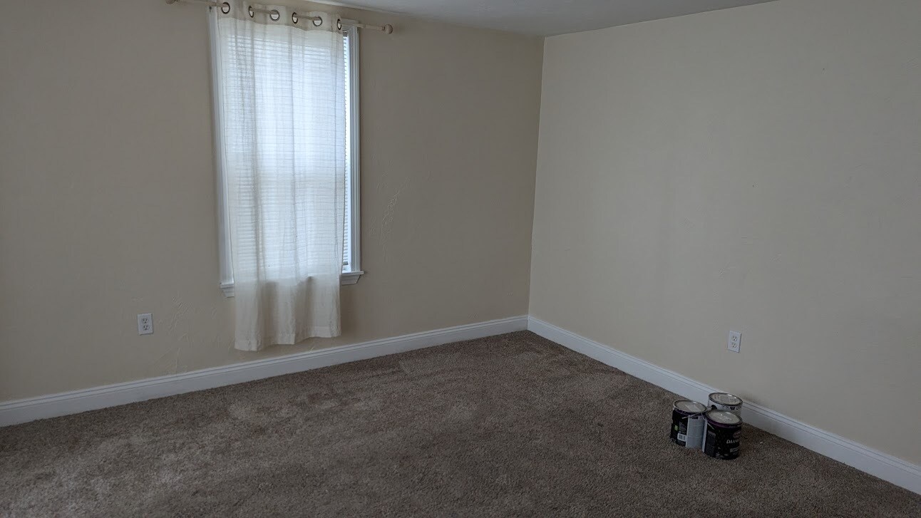 Building Photo - 660 Warren Ave