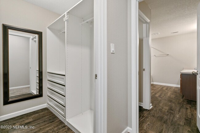 Building Photo - 9051 Tahoe Ln