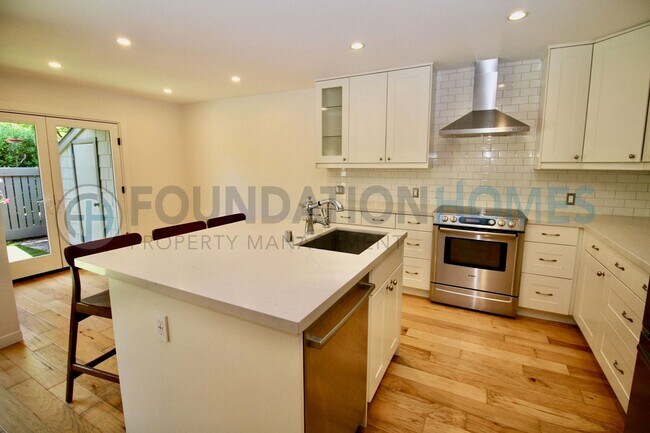 Building Photo - Renovated San Marin Townhouse | loft, A/C & 2-Car Garage - FOUNDATION