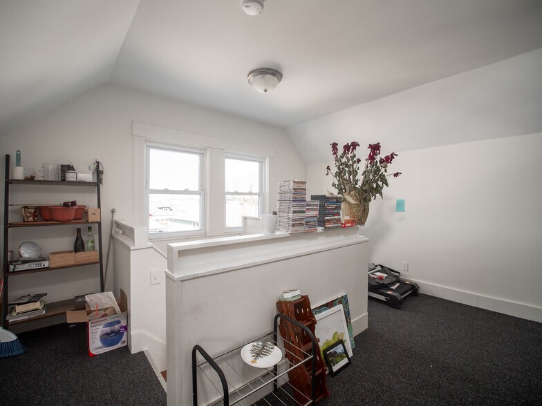 Building Photo - 99 2nd St