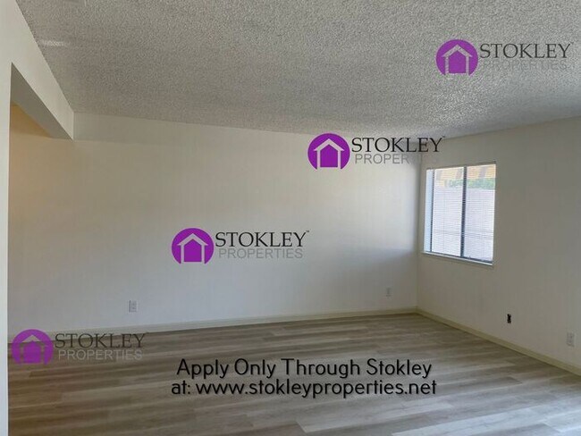 Building Photo - 5025 Valley Crest Dr