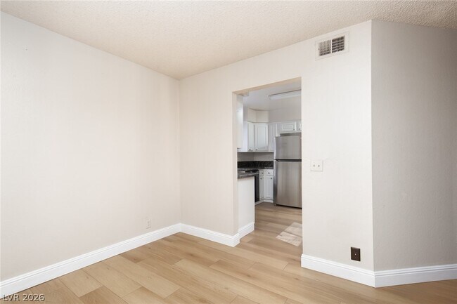 Building Photo - 3151 N Soaring Gulls Dr