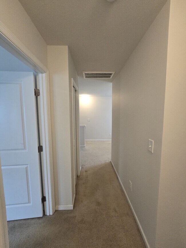 Building Photo - Beautiful Home Available for Rent in Charlotte, NC 28212