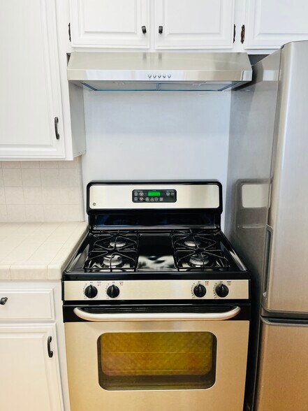 Building Photo - 12731 Pacific Ave