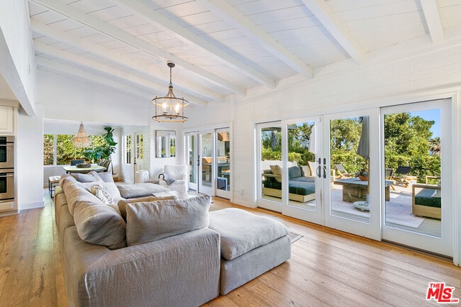 Building Photo - 26887 Sea Vista Dr