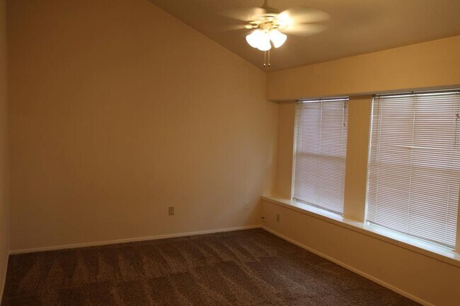 Building Photo - 22502 Braken Manor Ln