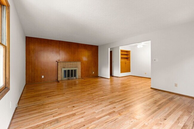 Building Photo - 2746 SE 31st Ave