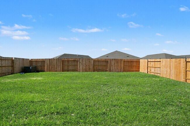 Building Photo - 6315 Linden Leaf Dr