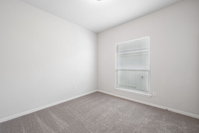 Building Photo - 4 Bedroom Home in Troy ISD!