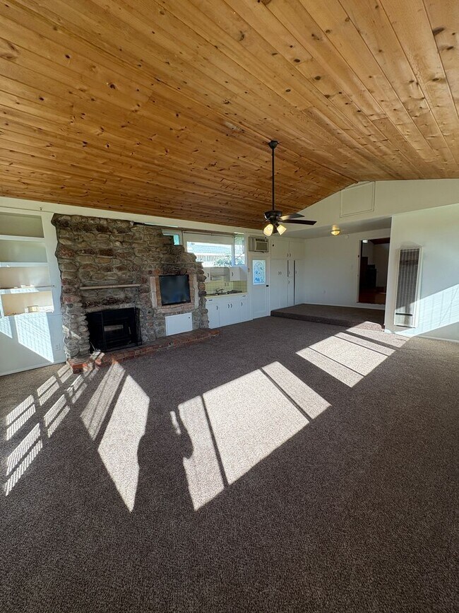 Building Photo - FOR LEASE: 3 Bed / 3 Bath + Family Room Home – Ojai, CA