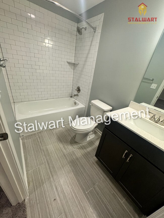 Building Photo - Maintenance free living in Blue Valley School district