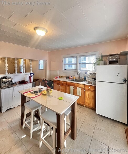 Building Photo - 282 Lowell St