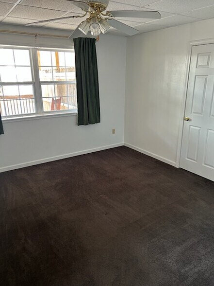 Building Photo - 3381 Colonial Dr