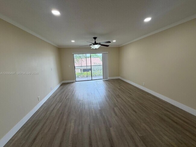 Building Photo - 8443 Royal Palm Blvd