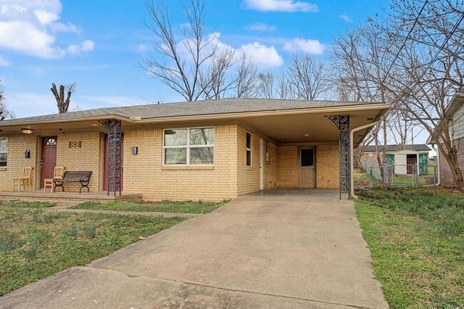 Building Photo - 911 S 10th St