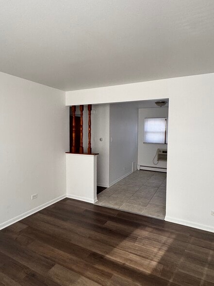 Building Photo - 1948 Oak St