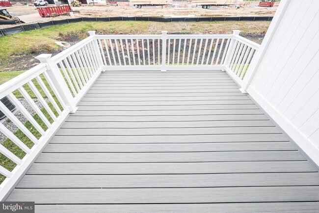 Building Photo - 4 Cherry Ln