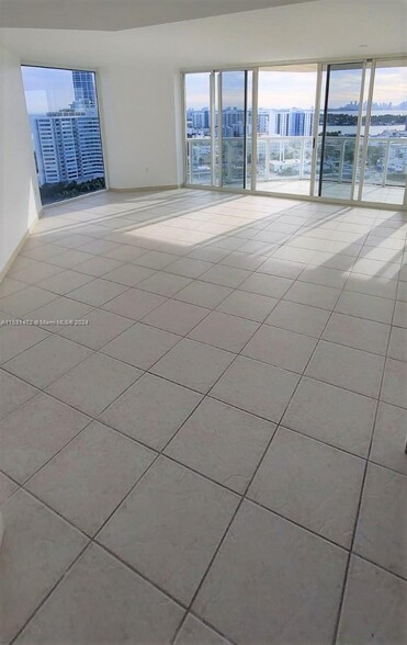Building Photo - 7330 Ocean Ter