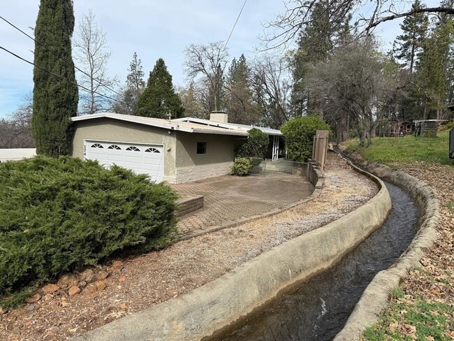 Building Photo - 174 Sunset Ln